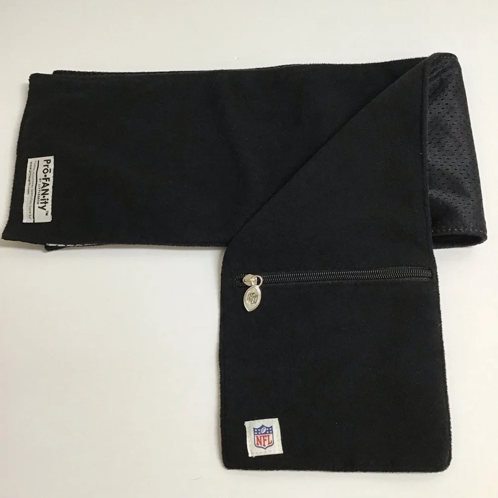NFL Raiders Football Neck Scarf Muffler Black Fleece Zip Pocket Licensed Vintage